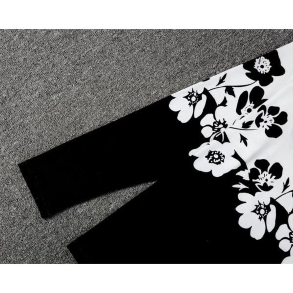 Stylish Print Round Neck Long Sleeve Top